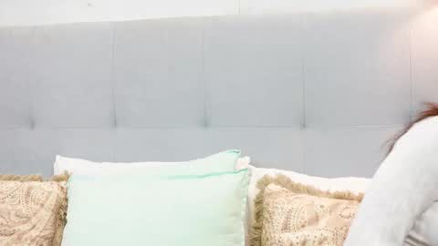 Snapshot of myamuse chatting on October 14, 5:52 am MyaMuse online show from October 14, 5:52 am