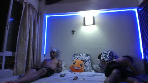 Snapshot of mybmx chatting on September 25, 1:09 am JUAN TORRES CREATURE online show from September 25, 1:09 am