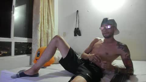 Snapshot of mybmx chatting on November 8, 4:12 am JUAN TORRES CREATURE online show from November 8, 4:12 am