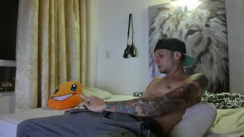 Snapshot of mybmx chatting on November 13, 3:16 am JUAN TORRES CREATURE online show from November 13, 3:16 am