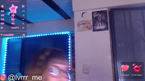 Nicoll Independent model Please help me to reach 100 thumbs up online show from December 4, 10:35 am