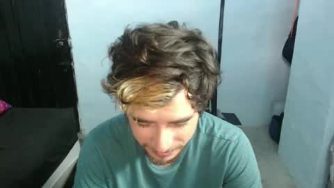 Snapshot of myke_xxx chatting on December 3, 12:49 pm mike online show from December 3, 12:49 pm