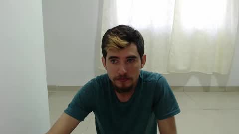 Snapshot of myke_xxx chatting on December 17, 12:00 pm mike online show from December 17, 12:00 pm