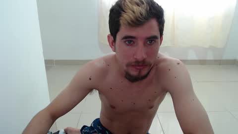 Snapshot of myke_xxx chatting on December 18, 6:46 pm mike online show from December 18, 6:46 pm