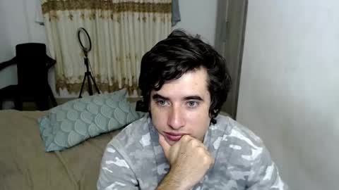 Snapshot of myke_xxx chatting on October 30, 1:51 am mike online show from October 30, 1:51 am