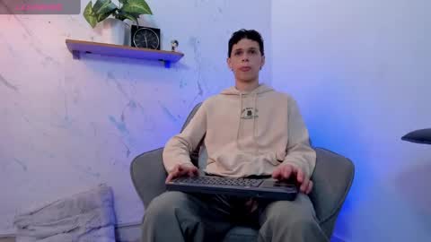 Snapshot of mykelcano chatting on October 9, 2:48 pm Mykel online show from October 9, 2:48 pm