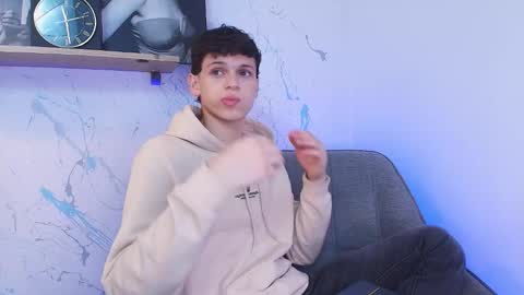 Snapshot of mykelcano chatting on October 29, 2:52 pm Mykel online show from October 29, 2:52 pm