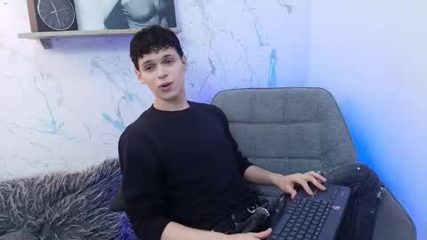 Snapshot of mykelcano chatting on November 11, 3:01 pm Mykel online show from November 11, 3:01 pm