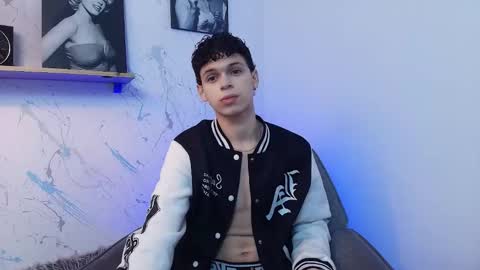 Snapshot of mykelcano chatting on November 14, 3:00 pm Mykel online show from November 14, 3:00 pm