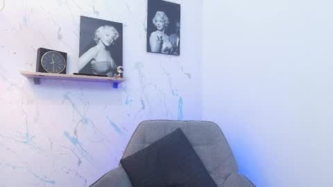 Snapshot of mykelcano chatting on November 24, 5:34 pm Mykel online show from November 24, 5:34 pm