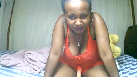 Snapshot of mylindasweet chatting on January 26, 6:49 am linda online show from January 26, 6:49 am