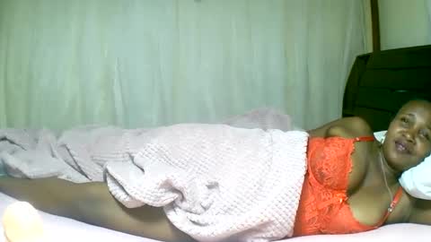 Snapshot of mylindasweet chatting on January 27, 8:28 pm linda online show from January 27, 8:28 pm