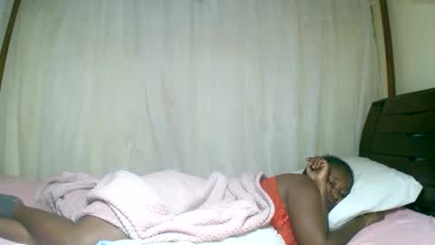 Snapshot of mylindasweet chatting on January 28, 12:15 am linda online show from January 28, 12:15 am