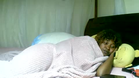 Snapshot of mylindasweet chatting on February 4, 3:33 am linda online show from February 4, 3:33 am