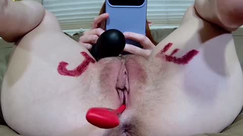 Snapshot of mymindbreaks2 chatting on December 20, 12:27 pm mymindbreaks online show from December 20, 12:27 pm