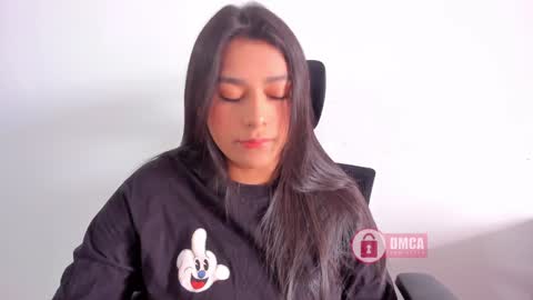 Bella online show from December 1, 5:02 pm