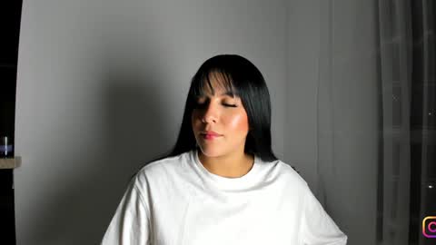 Snapshot of mysteyes chatting on January 24, 3:43 am Elena online show from January 24, 3:43 am