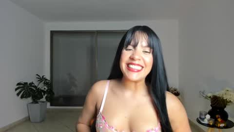 Snapshot of mysteyes chatting on February 28, 12:54 am Elena online show from February 28, 12:54 am