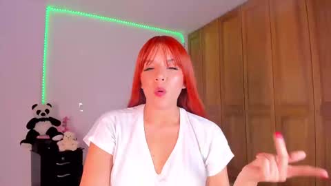 Snapshot of mysteyes chatting on March 7, 12:37 am Elena online show from March 7, 12:37 am