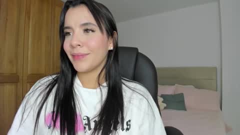 Snapshot of mysteyes chatting on October 17, 9:39 pm Elena online show from October 17, 9:39 pm