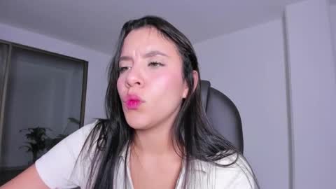 Snapshot of mysteyes chatting on October 30, 1:07 am Elena online show from October 30, 1:07 am