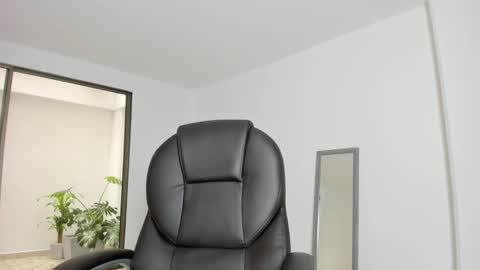 Snapshot of mysteyes chatting on November 3, 6:31 pm Elena online show from November 3, 6:31 pm