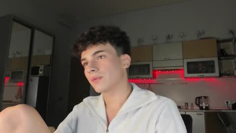 Snapshot of mystic_evan chatting on September 16, 4:08 pm Evan Brown online show from September 16, 4:08 pm