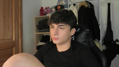 Snapshot of mystic_evan chatting on October 15, 2:17 pm Evan Brown online show from October 15, 2:17 pm