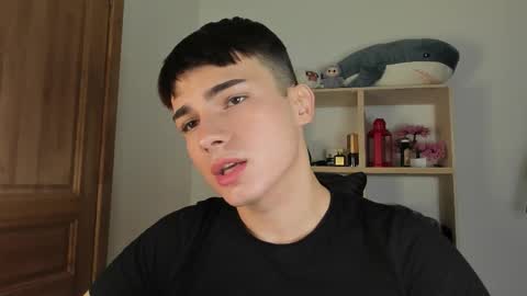 Snapshot of mystic_evan chatting on October 26, 11:09 pm Evan Brown online show from October 26, 11:09 pm