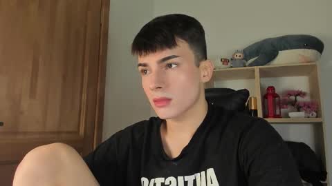 Snapshot of mystic_evan chatting on November 2, 11:40 pm Evan Brown online show from November 2, 11:40 pm