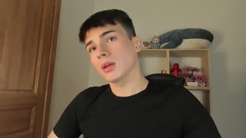 Snapshot of mystic_evan chatting on November 3, 11:15 pm Evan Brown online show from November 3, 11:15 pm