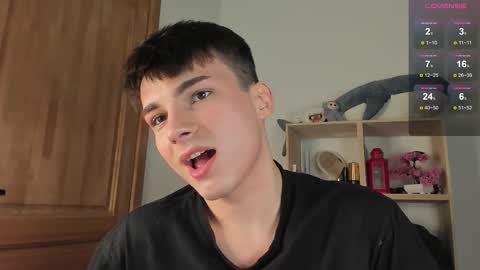 Snapshot of mystic_evan chatting on November 24, 4:29 pm Evan Brown online show from November 24, 4:29 pm