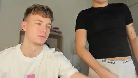 Snapshot of mystic_evan chatting on December 1, 10:15 pm Evan Brown online show from December 1, 10:15 pm