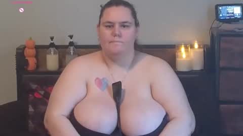 Mzjuicybootay online show from October 9, 8:29 pm