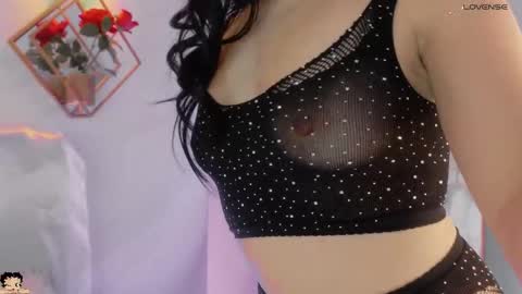 Snapshot of naamah_b chatting on September 10, 2:28 pm naamah_b online show from September 10, 2:28 pm