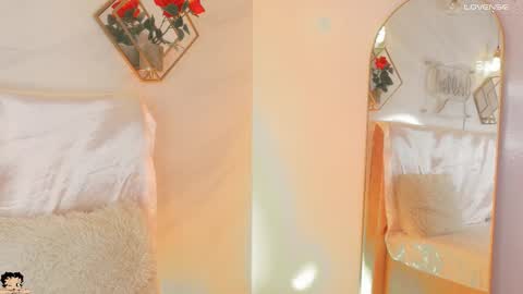 Snapshot of naamah_b chatting on September 26, 2:10 pm naamah_b online show from September 26, 2:10 pm