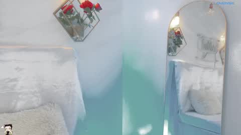 Snapshot of naamah_b chatting on October 7, 1:52 pm naamah_b online show from October 7, 1:52 pm