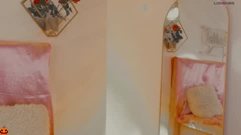 Snapshot of naamah_b chatting on October 16, 2:18 pm naamah_b online show from October 16, 2:18 pm