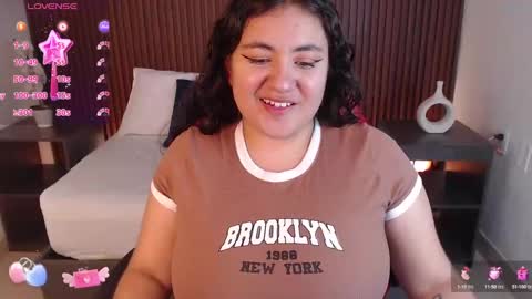 Nadine online show from December 2, 7:05 pm