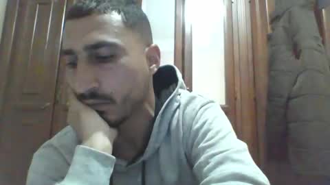 V online show from February 12, 5:05 pm