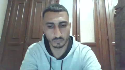 V online show from February 22, 5:02 pm