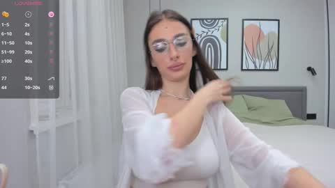 Snapshot of nadyayax chatting on December 15, 1:11 pm Nadya online show from December 15, 1:11 pm