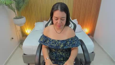 N A H I A online show from February 12, 3:05 pm