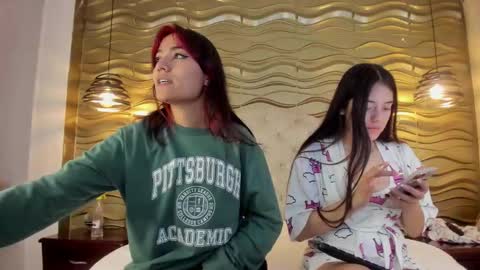 Snapshot of nahia_low chatting on December 6, 4:58 am Valeria online show from December 6, 4:58 am