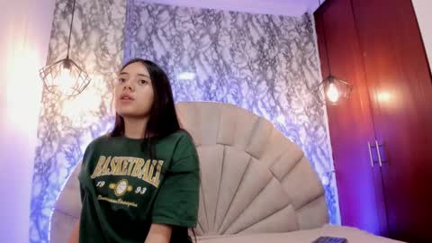 Snapshot of nahia_low chatting on February 21, 3:12 am Valeria online show from February 21, 3:12 am