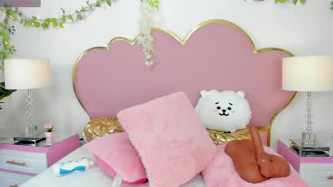 Snapshot of nahiarareina chatting on September 17, 2:52 pm NahiaraReina online show from September 17, 2:52 pm