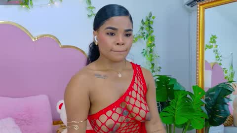 Snapshot of nahiarareina chatting on November 14, 5:00 pm NahiaraReina online show from November 14, 5:00 pm