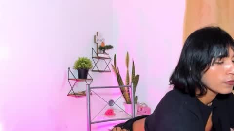 Snapshot of nahomi28 chatting on November 8, 5:45 pm Naomi online show from November 8, 5:45 pm