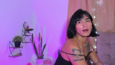 Snapshot of nahomi28 chatting on November 10, 6:18 pm Naomi online show from November 10, 6:18 pm