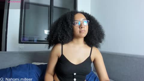 Snapshot of nahomi_miller_ chatting on November 13, 1:37 am Laura online show from November 13, 1:37 am